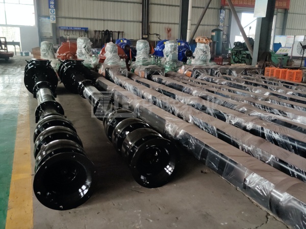 深井泵是单吸的还是双吸的 中联泵业技术人员为客户做免费培训